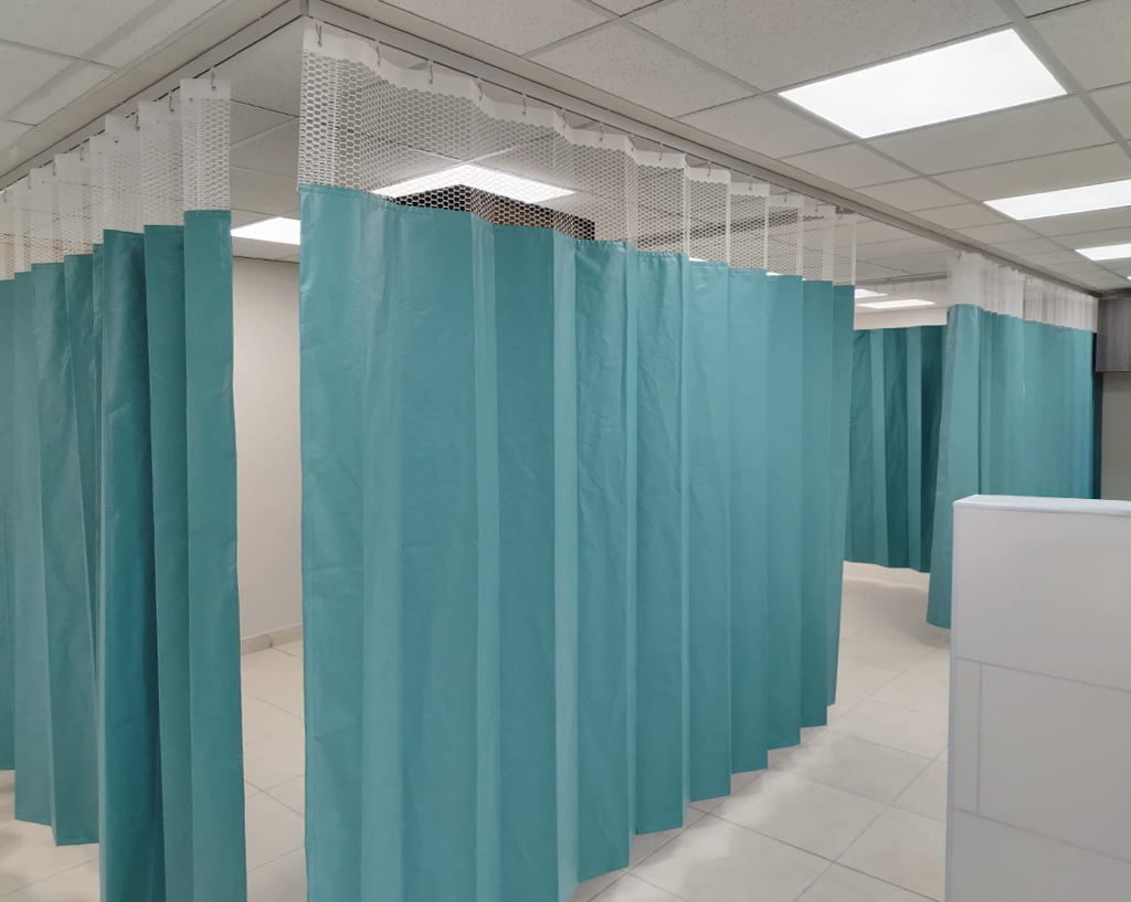 Cortinas hospitalarias verdes UMA