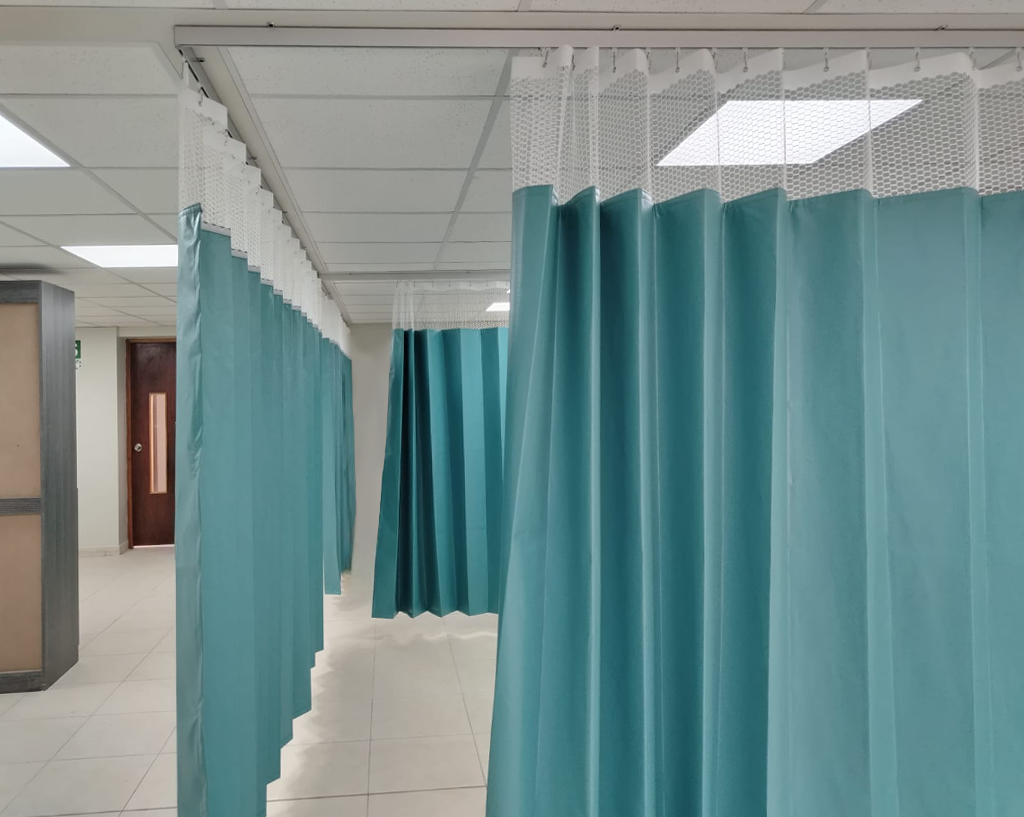 Cortinas hospitalarias verdes Universidad María Auxiliadora
